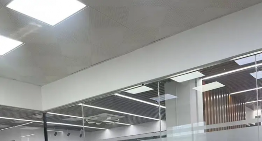 江门健凯美容器材到访江门华企立方，共探制造业数字化出海新路径